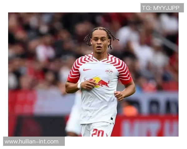 哈维西蒙斯的崛起之路：从青训新星到足球场上的闪耀之星